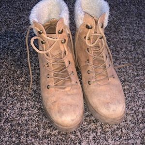 Boots size 8